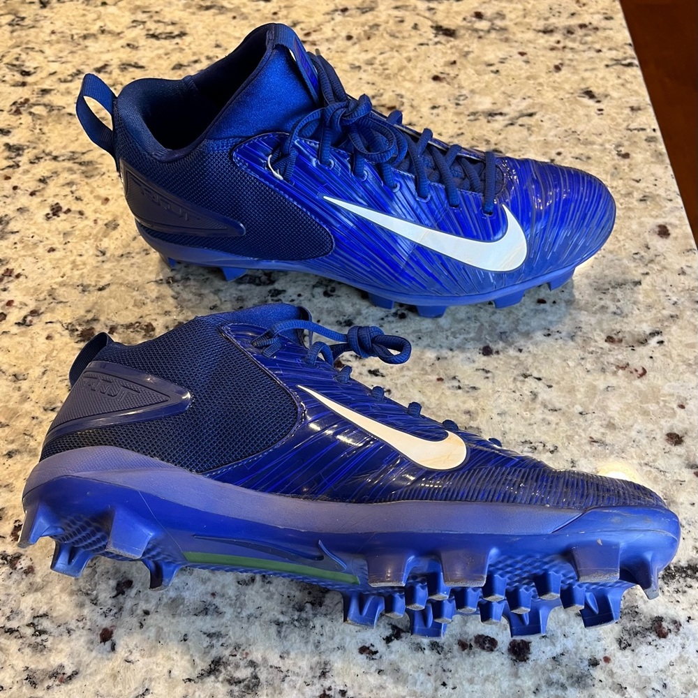 Nike Softball Molded Ankle-High Cleats - Men’s size 12. Only worn 3 times.